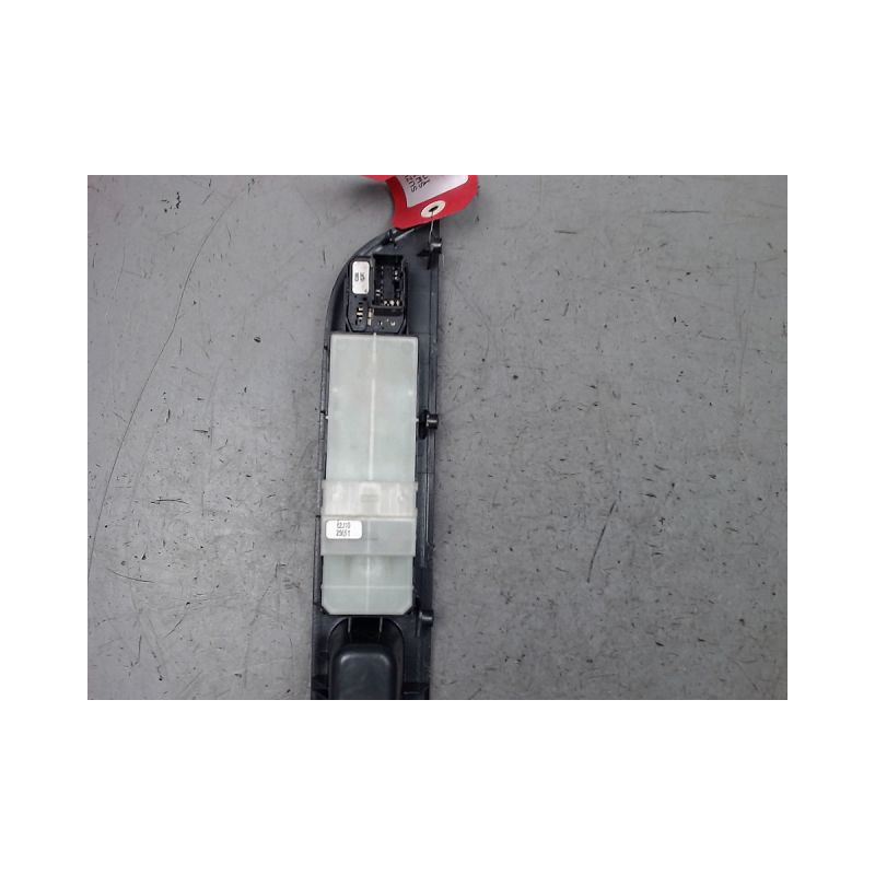 COMMANDE LEVE-GLACE PORTE AVG SUZUKI SWIFT 3 DIESEL