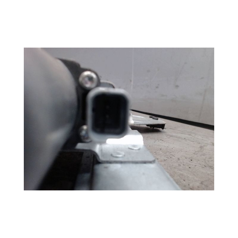 MECANISME+MOTEUR LEVE-GLACE AVANT DROIT PEUGEOT PARTNER 2 PHASE 1 1.6 HDI - 8V