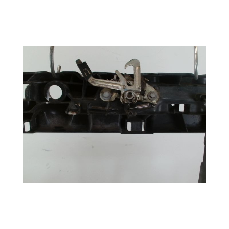 SUPPORT DE VENTILATEUR PEUGEOT 207 PHASE 1 1.6 VTI - 16V