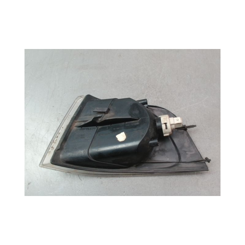CLIGNOTANT DROIT VOLVO V40 2000-