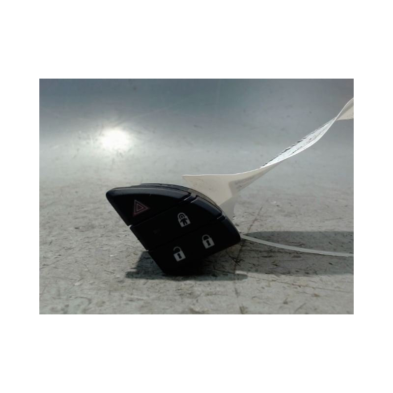 BOUTON DE WARNING SAAB 9-5 2006-