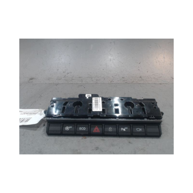 BOUTON DE WARNING DACIA DUSTER