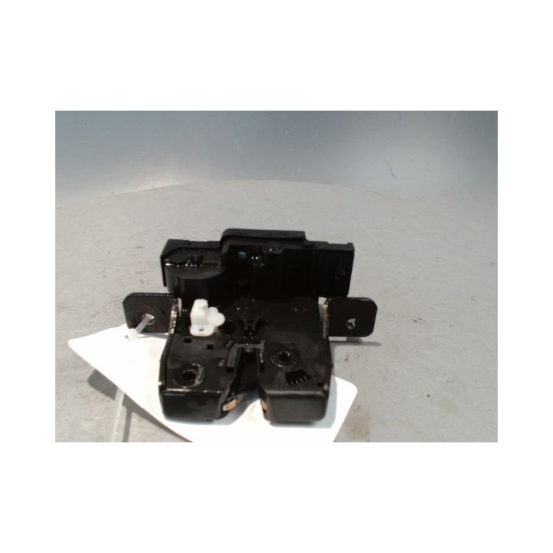 SERRURE COFFRE ARRIERE NISSAN MICRA C+C
