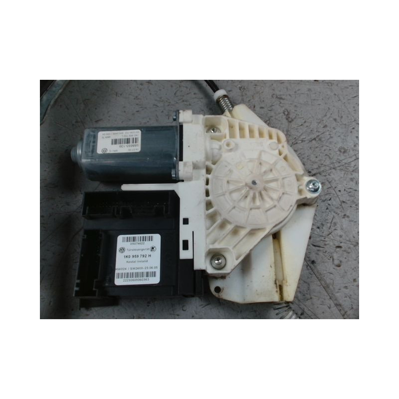 MECANISME+MOTEUR LEVE-GLACE AVANT DROIT VOLKSWAGEN PASSAT BREAK 00-05