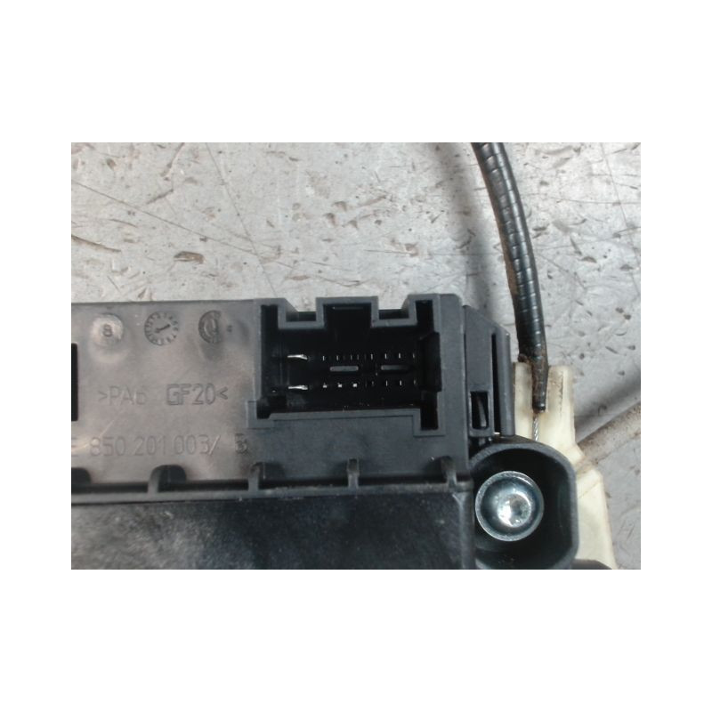 MECANISME+MOTEUR LEVE-GLACE ARRIERE DROIT VOLKSWAGEN POLO 2009-