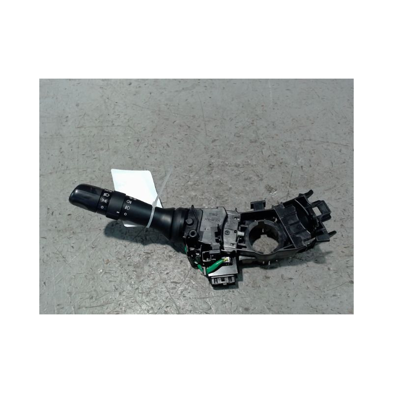 COMMANDE CLIGNOTANT LEXUS CT200H