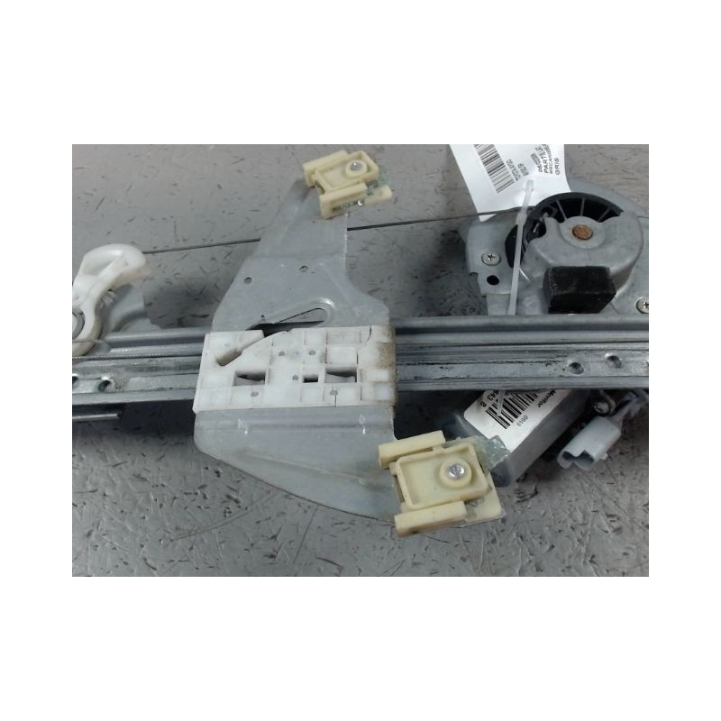 MECANISME+MOTEUR LEVE-GLACE AVANT GAUCHE TOYOTA AYGO 5P