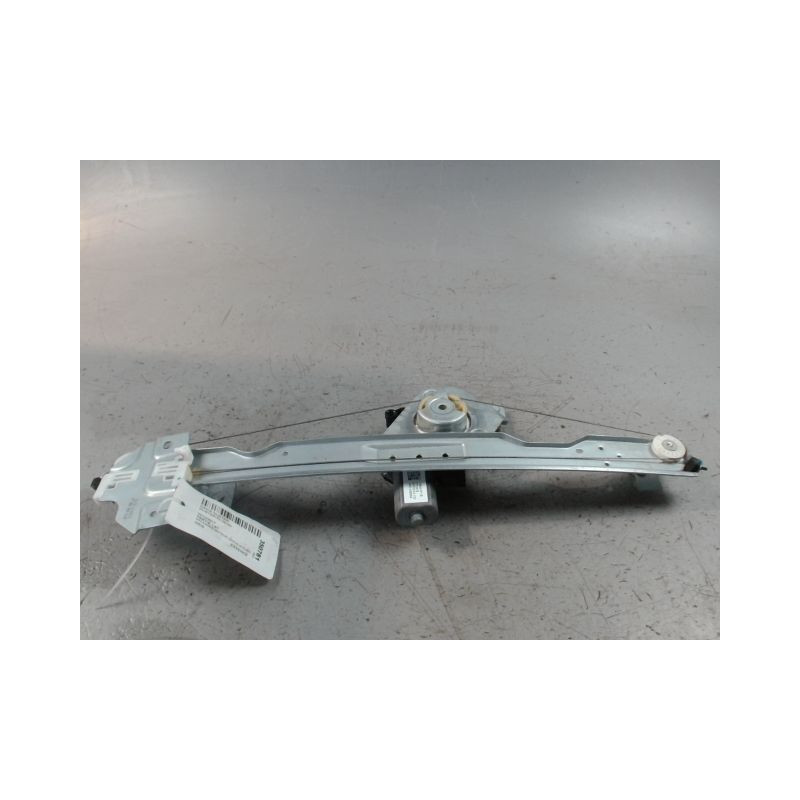 MECANISME+MOTEUR LEVE-GLACE AVANT DROIT DACIA DUSTER 2010-