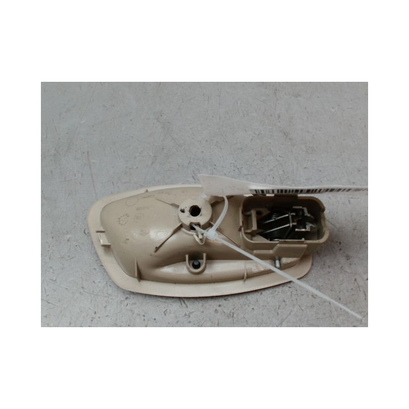 POIGNEE INTERIEURE PORTE AVANT GAUCHE RENAULT GRAND SCENIC MONOSP. III Phase 1 LONG 2009-2011