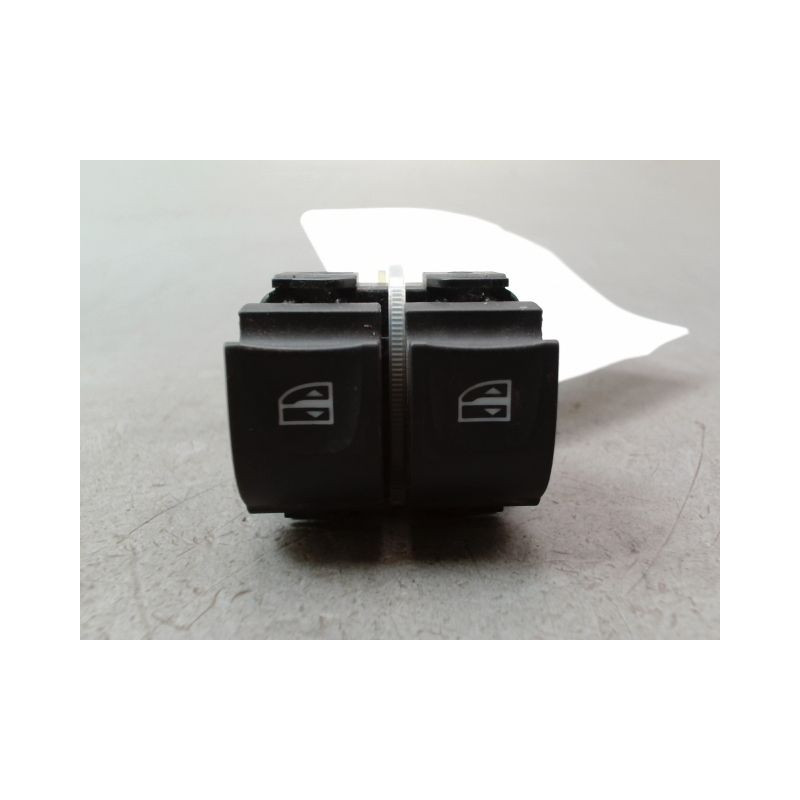 COMMANDE LEVE-GLACE PORTE AVG DACIA DUSTER 2010-
