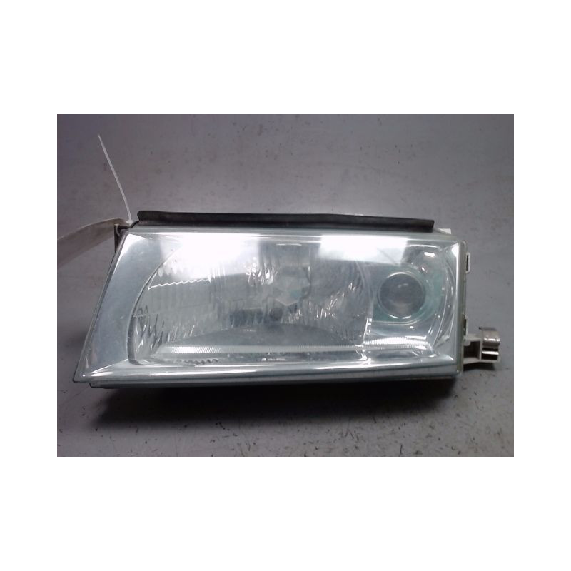 PHARE GAUCHE SKODA OCTAVIA COMBI 2000-