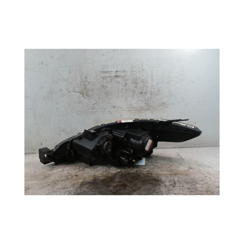 PHARE DROIT MAZDA MAZDA 5