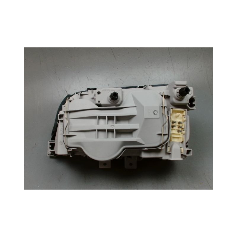 PHARE DROIT MERCEDES C220
