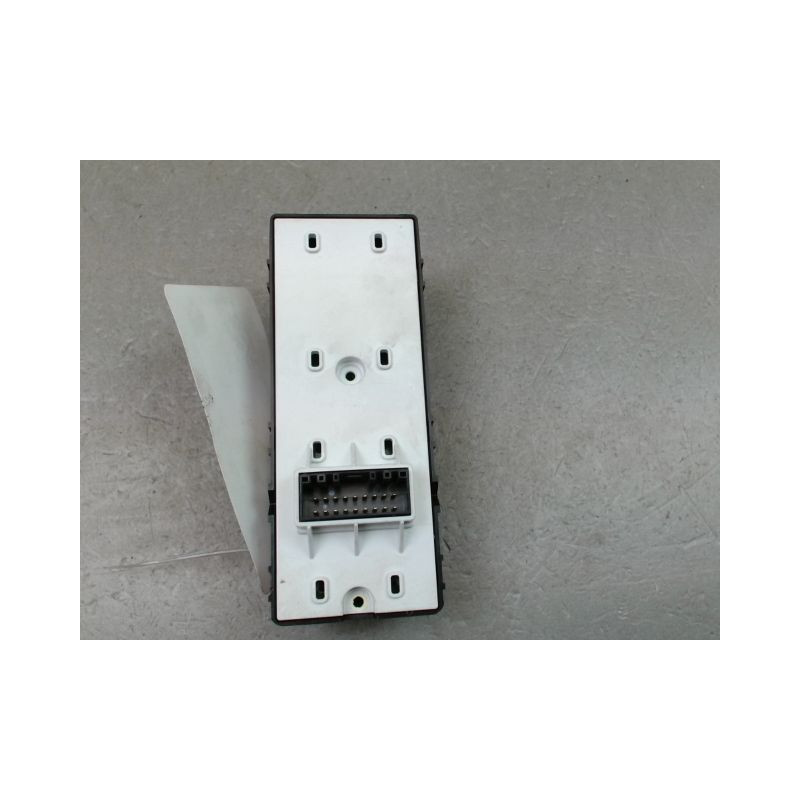 COMMANDE LEVE-GLACE PORTE AVG KIA STONIC