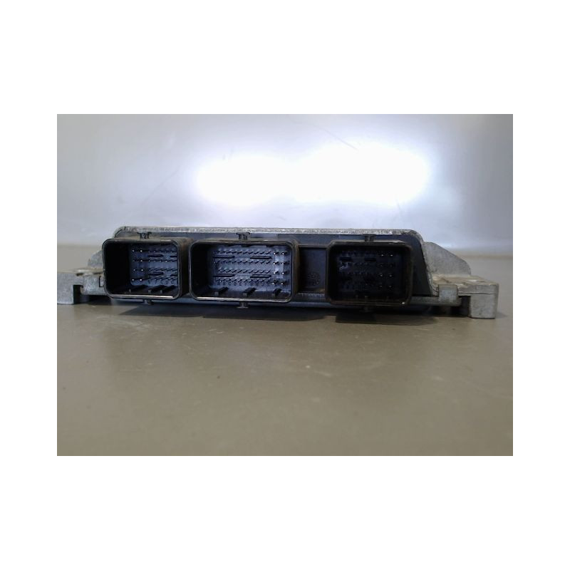 CALCULATEUR MOTEUR RENAULT TWINGO