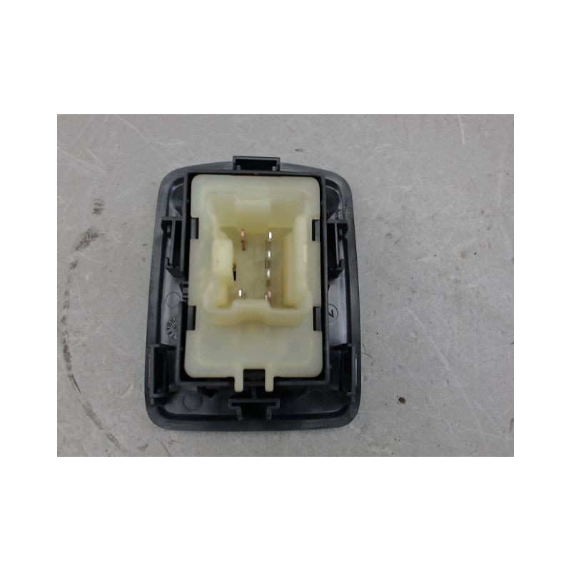 COMMANDE LEVE-GLACE PORTE AVD DACIA DOKKER