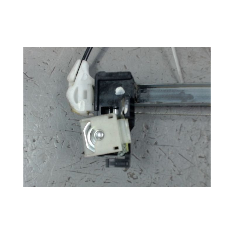 MECANISME+MOTEUR LEVE-GLACE ARRIERE DROIT MAZDA MAZDA 3  5P