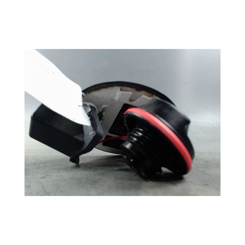 VOLET DE TRAPPE CARBURANT OPEL CORSA