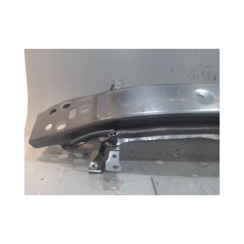 RENFORT PARE-CHOC AVANT TOYOTA YARIS