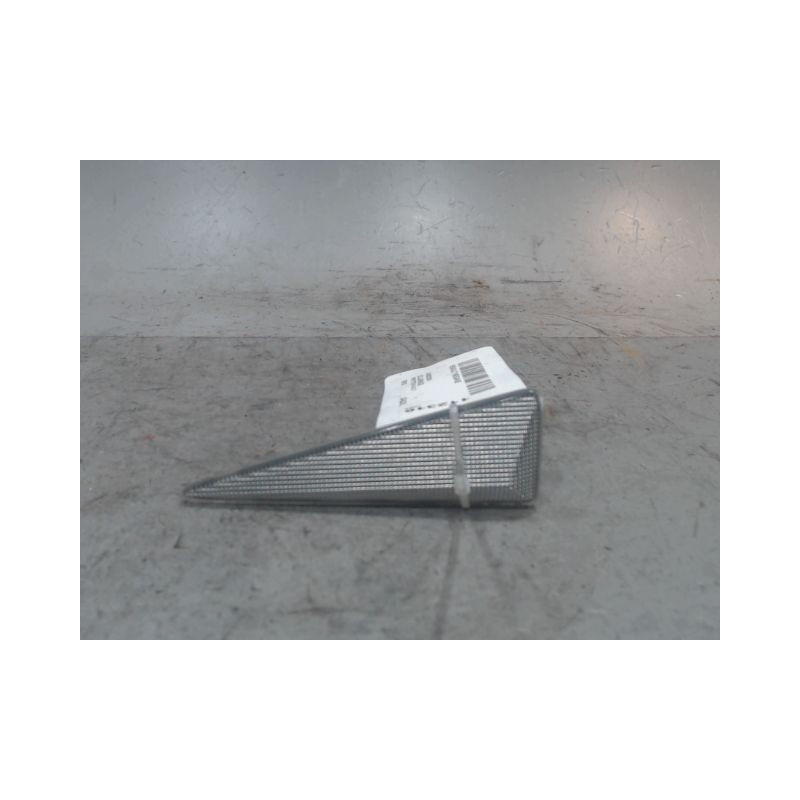 REPETITEUR AILE DROIT RENAULT MEGANE