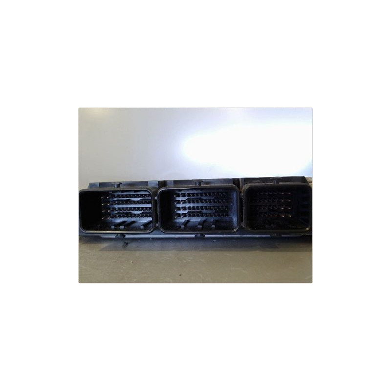 CALCULATEUR MOTEUR RENAULT MASTER