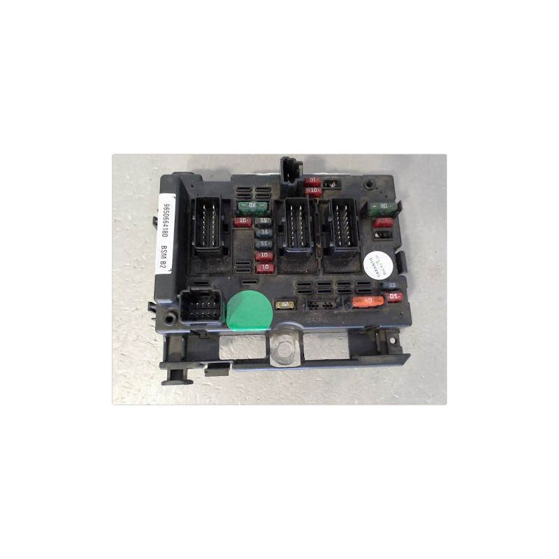 BOITE A FUSIBLES PEUGEOT 307