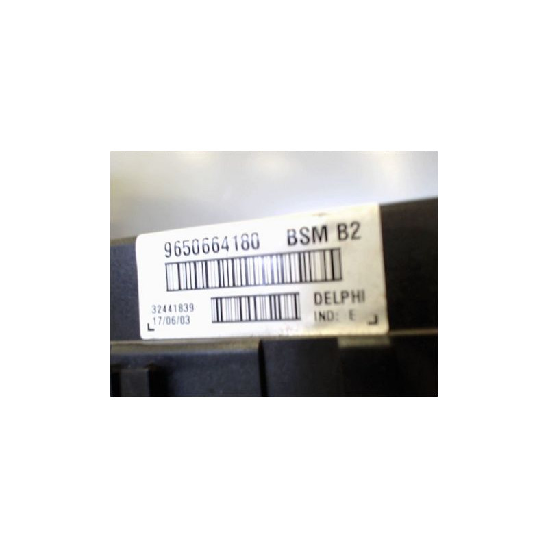 BOITE A FUSIBLES PEUGEOT 307