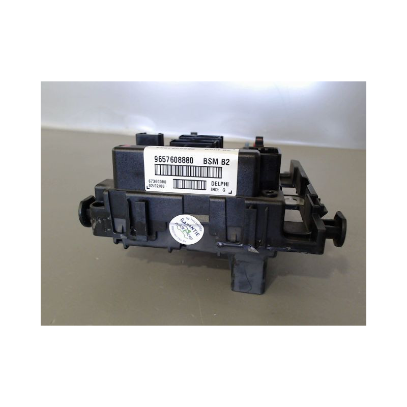 BOITE A FUSIBLES PEUGEOT 206