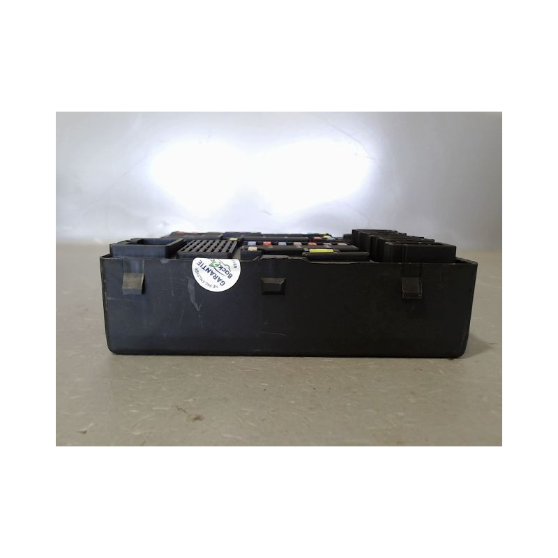 BOITE A FUSIBLES RENAULT MEGANE