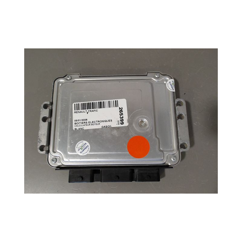 CALCULATEUR MOTEUR RENAULT TRAFIC