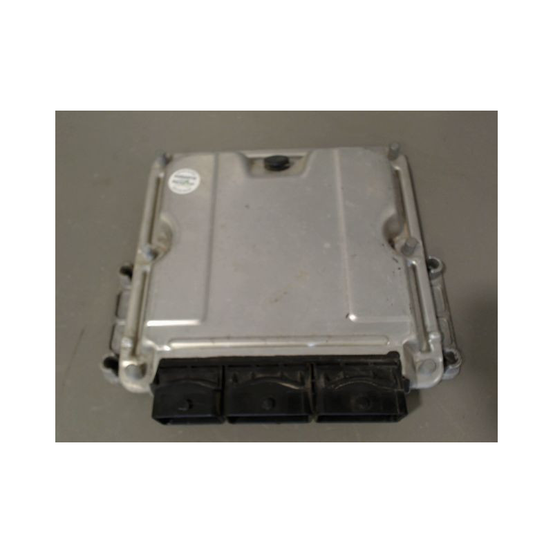 CALCULATEUR MOTEUR RENAULT MASTER
