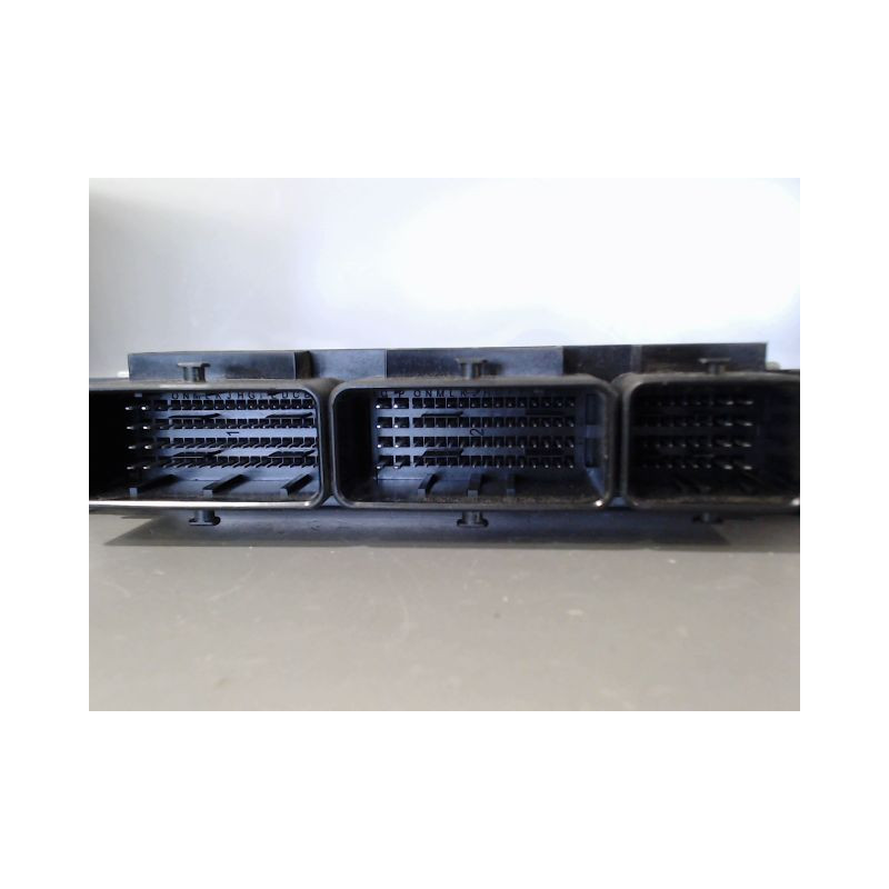 CALCULATEUR MOTEUR RENAULT CLIO