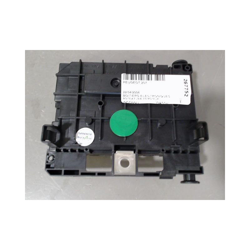 BOITE A FUSIBLES PEUGEOT 207