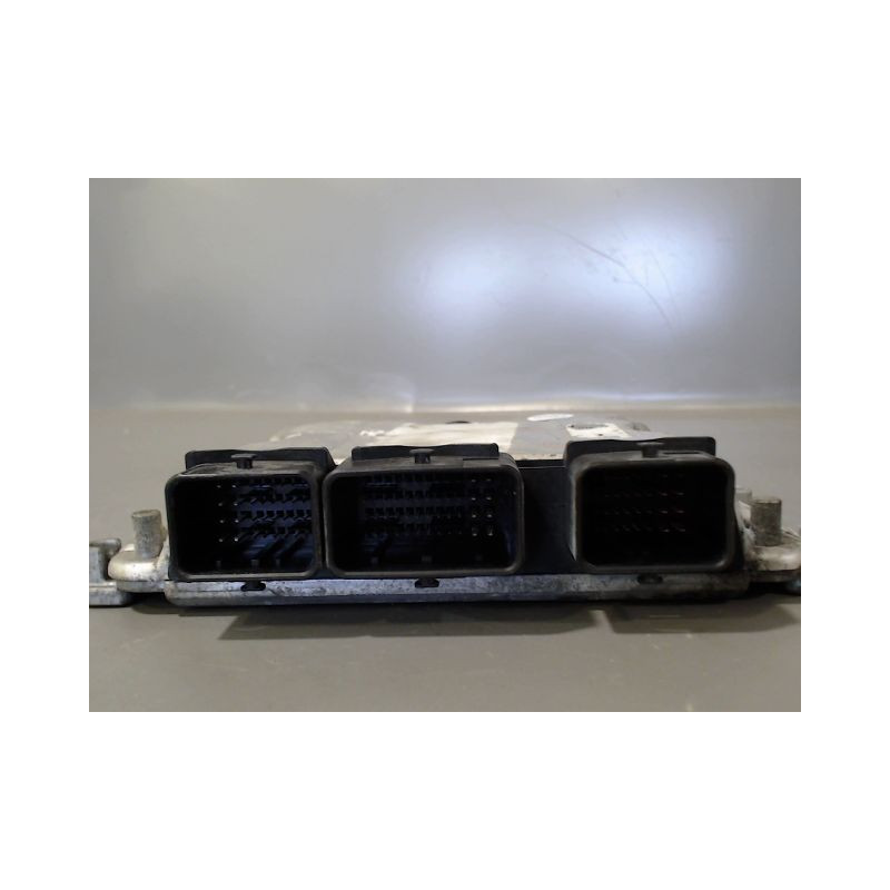 CALCULATEUR MOTEUR PEUGEOT 807