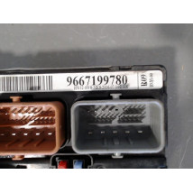 BOITE A FUSIBLES PEUGEOT 207