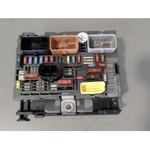 BOITE A FUSIBLES PEUGEOT 5008