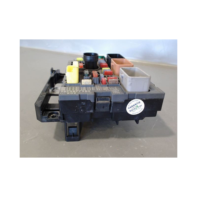 BOITE A FUSIBLES PEUGEOT 5008