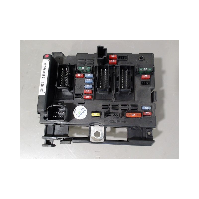 BOITE A FUSIBLES PEUGEOT 206