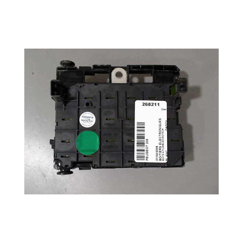 BOITE A FUSIBLES PEUGEOT 206