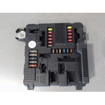 BOITE A FUSIBLES RENAULT MEGANE