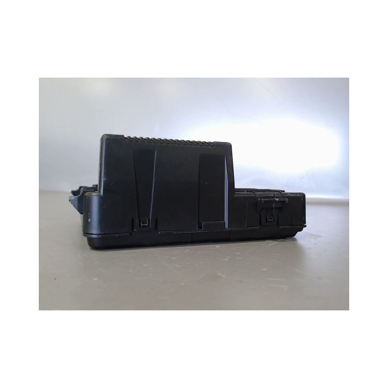 BOITE A FUSIBLES RENAULT MEGANE