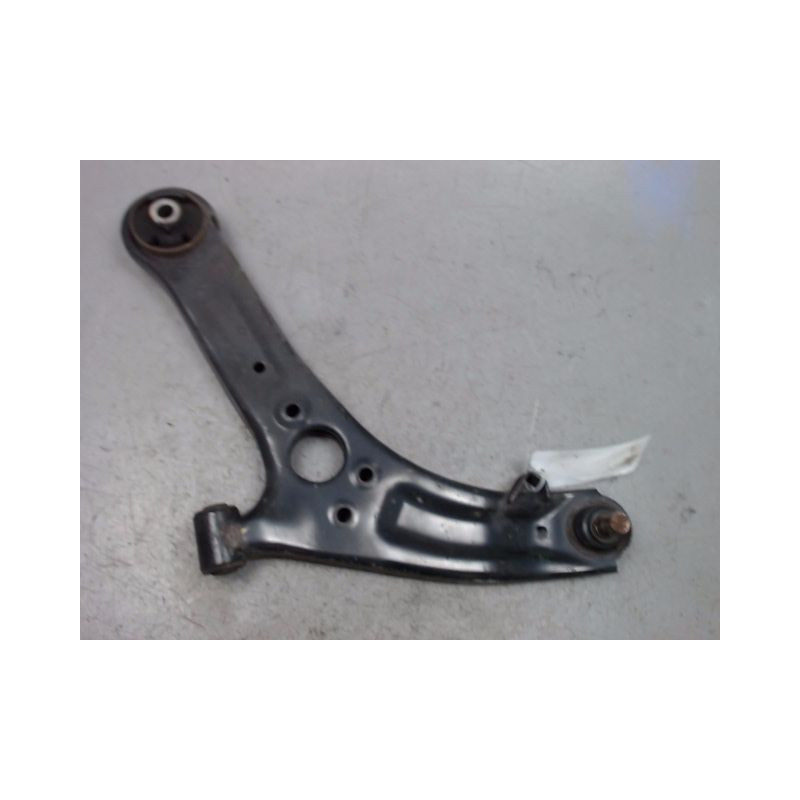 TRIANGLE INFERIEUR AVANT GAUCHE KIA PICANTO