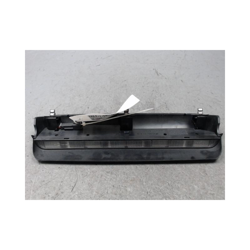 FEUX STOP SUPPLEMENTAIRE OPEL CORSA 2000-8.2003