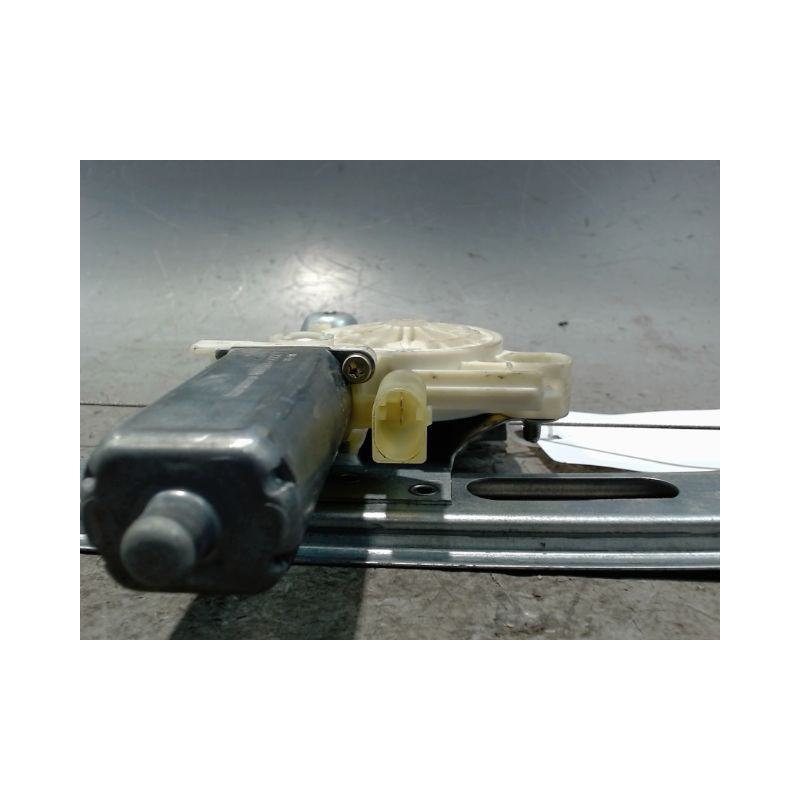 MECANISME+MOTEUR LEVE-GLACE AVANT GAUCHE MERCEDES CLASSE A - 2001
