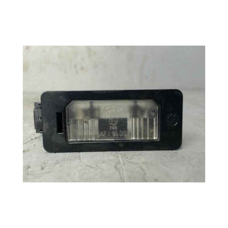 ECLAIREUR PLAQUE DE POLICE DROIT B.M.W. SERIE 3