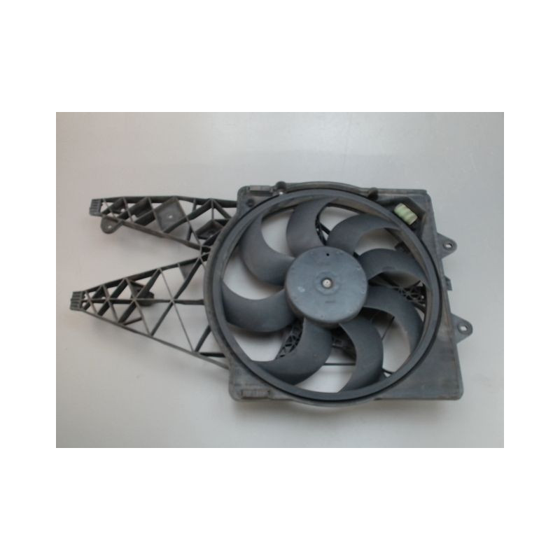 MOTEUR VENTILATEUR RADIATEUR FIAT PUNTO