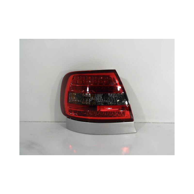 FEU ARRIERE GAUCHE  AUDI A4 99-2001
