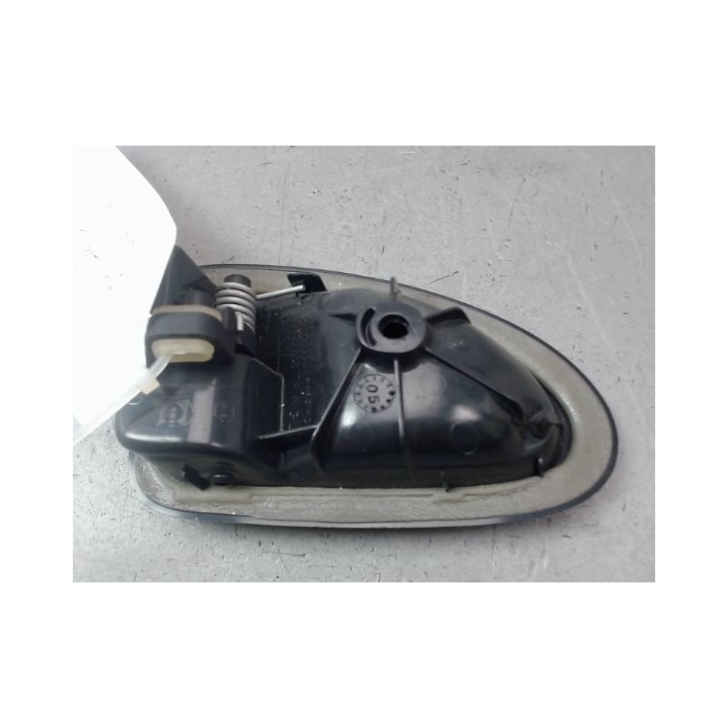 POIGNEE INTERIEURE PORTE ARRIERE DROIT RENAULT CLIO II Phase 2 2001-2006