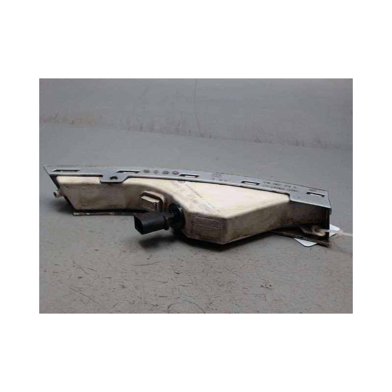 CLIGNOTANT GAUCHE VOLKSWAGEN PASSAT 2005-