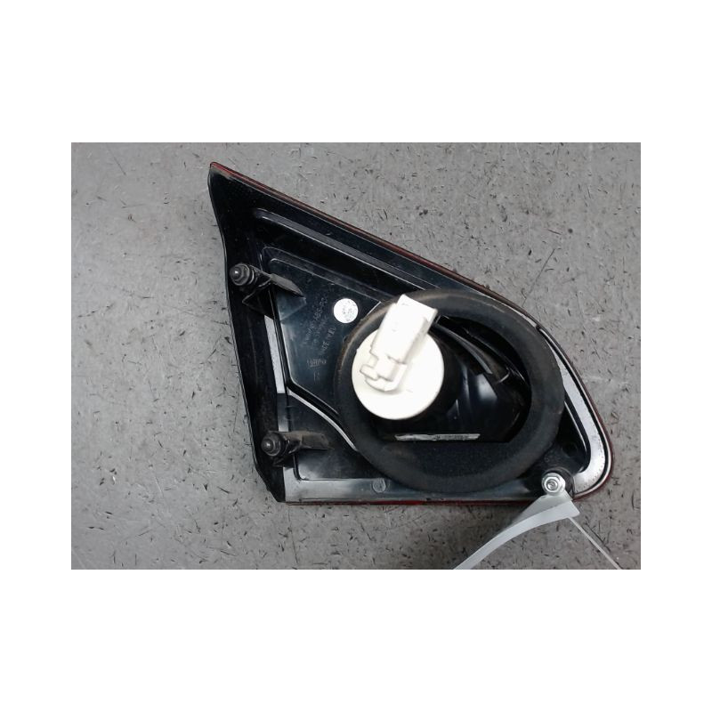FEU ARRIERE INTERIEUR DROIT NISSAN QASHQAI